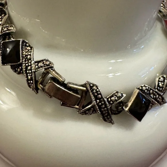 VTG silver tone tennis link  bracelet w/black onyx & marcasites - Picture 3 of 5